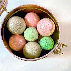 Papa Elle tin full of mini bath bombs
